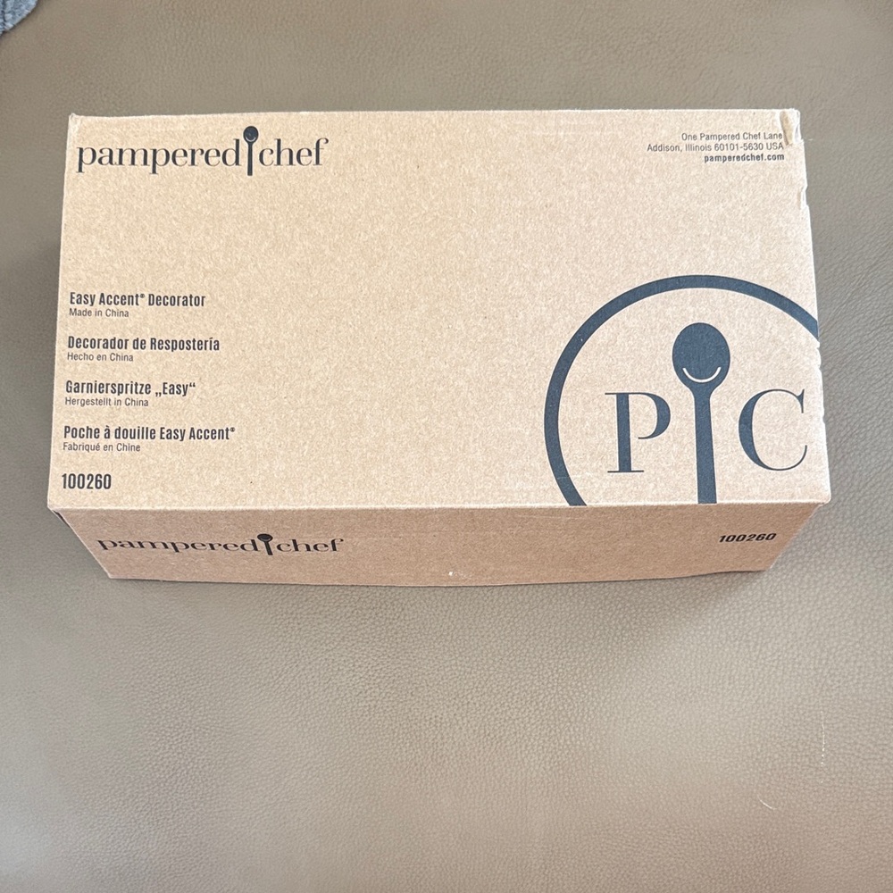 Pampered Chef Easy Accent Decorator